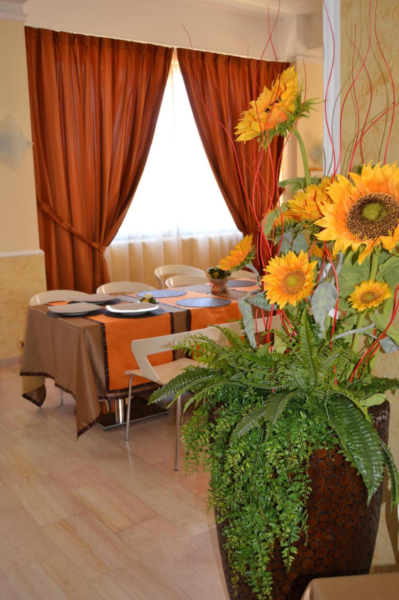 Hotel San Luca Россано Экстерьер фото