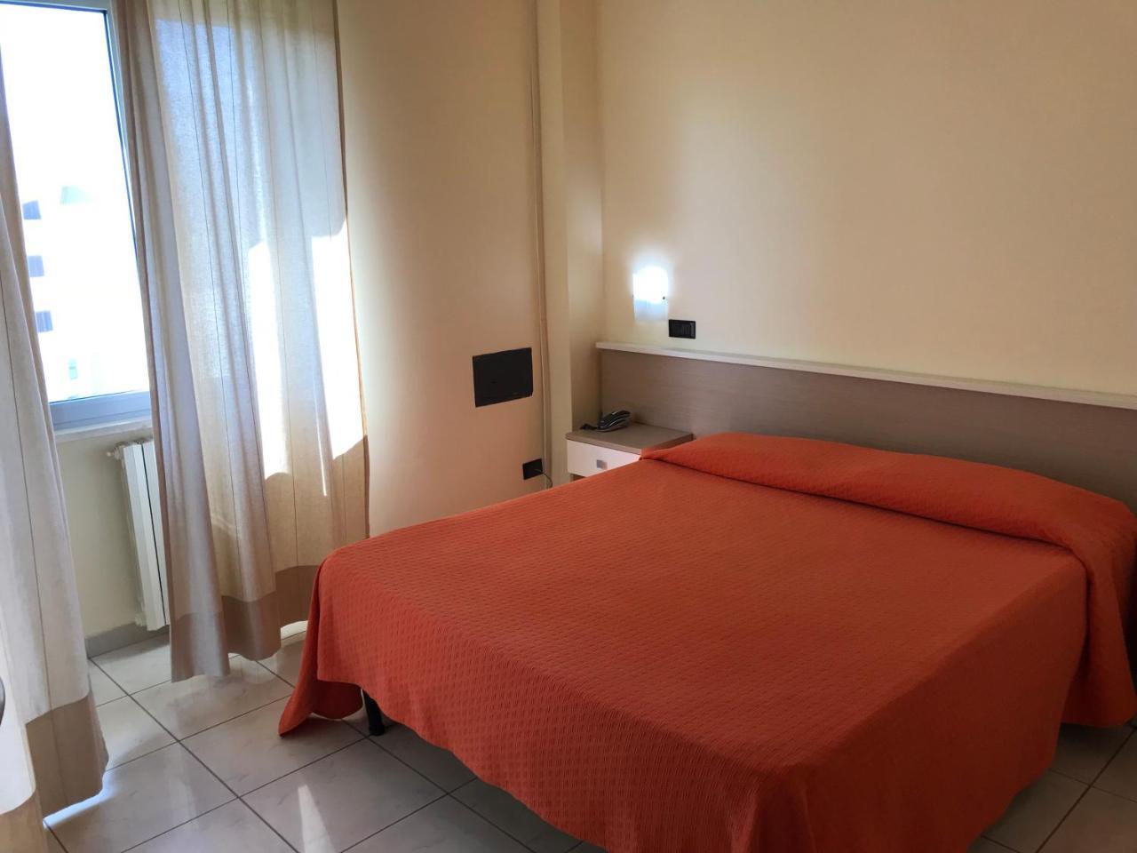 Hotel San Luca Россано Экстерьер фото