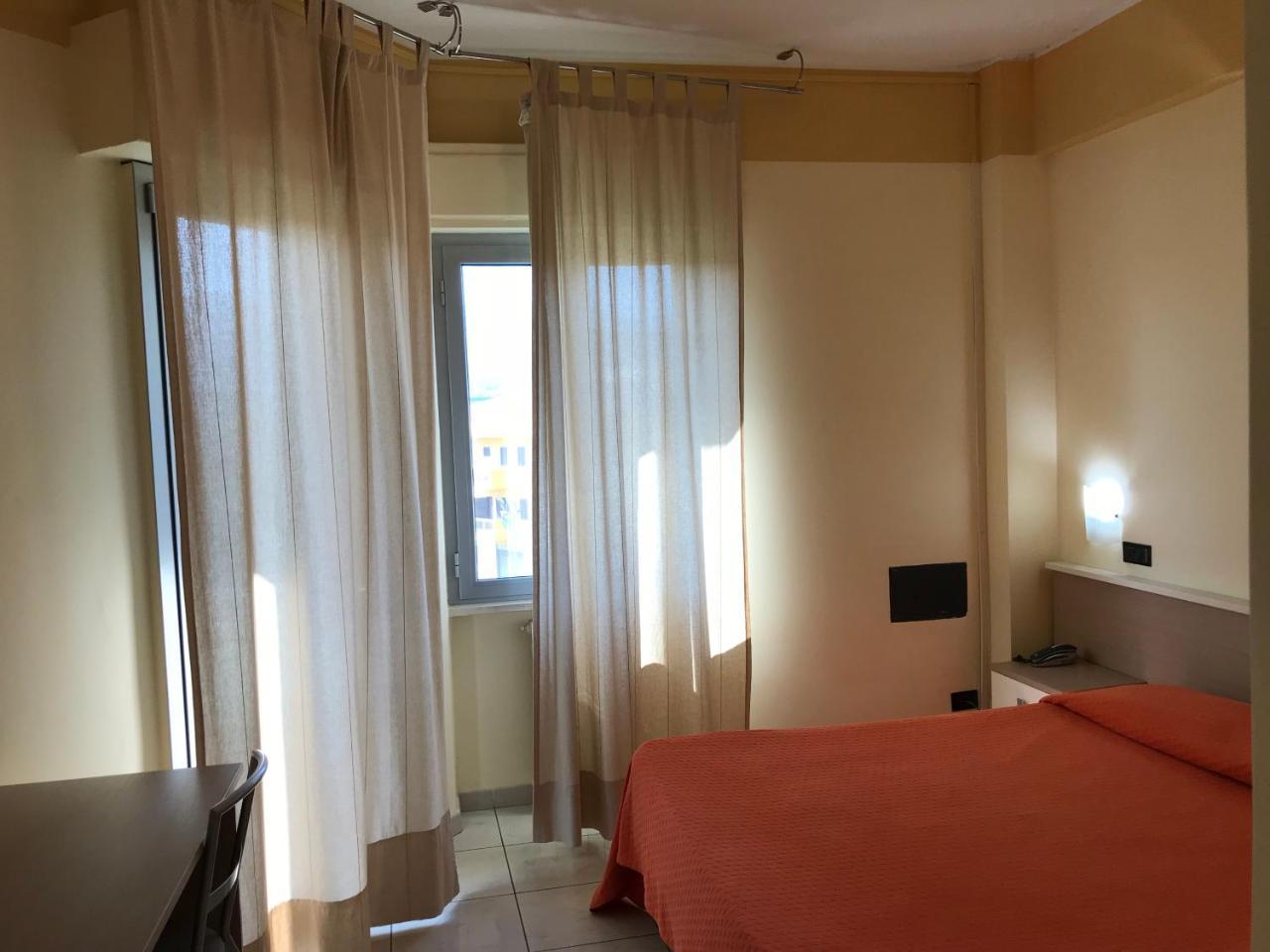 Hotel San Luca Россано Экстерьер фото